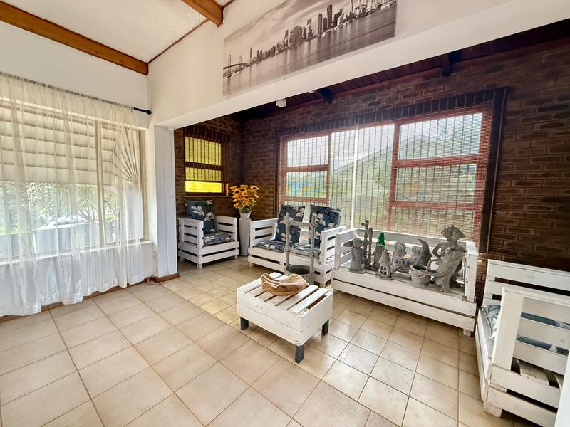 4 Bedroom Property for Sale in Bergzicht Western Cape